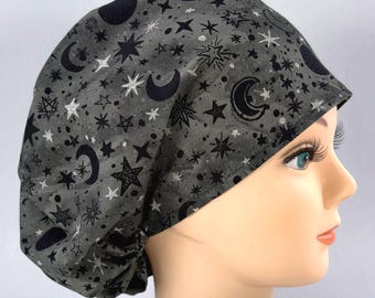 Gorro quirúrgico europeo con estampado de luna y estrellas de medianoche, color gris, con forro de satén opcional.