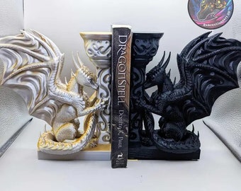 Boekensteunen draken – 3D-geprint fantasiehuisdecoratie (20 cm)