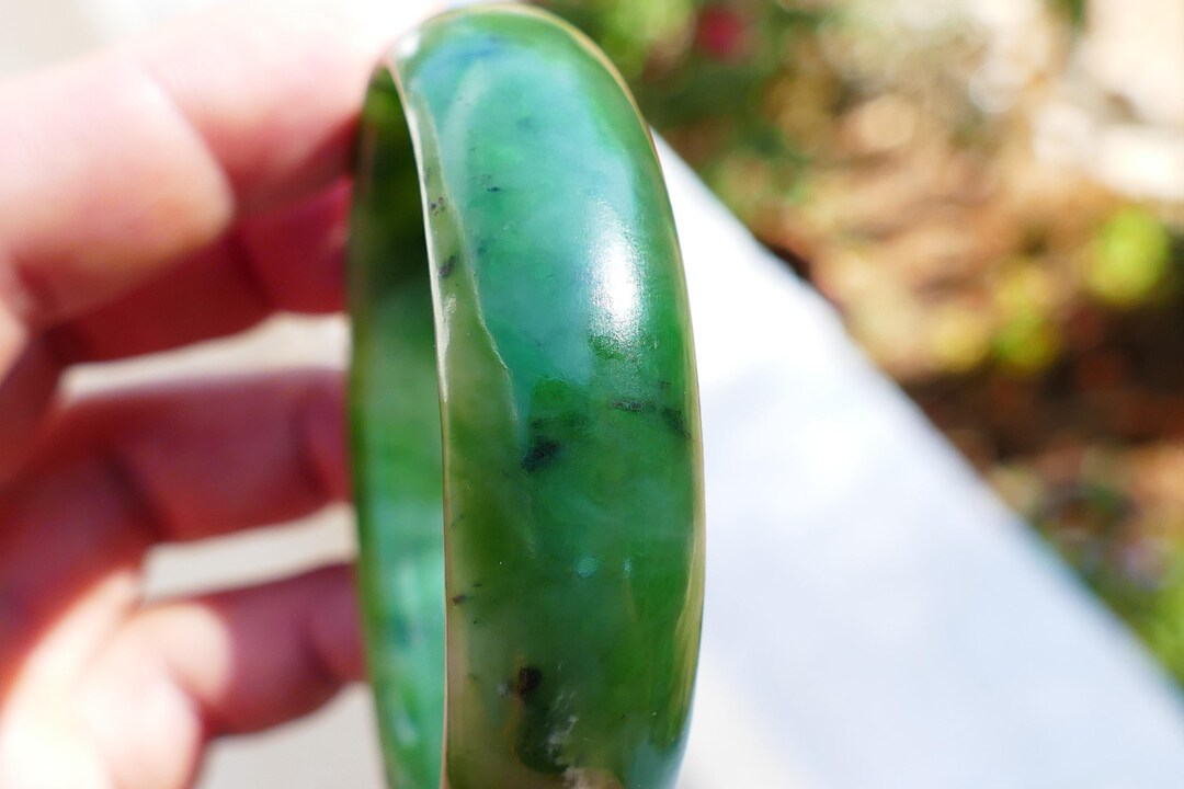 インドネシア産翡翠バングルブレスレット、無垢ネフライト翡翠