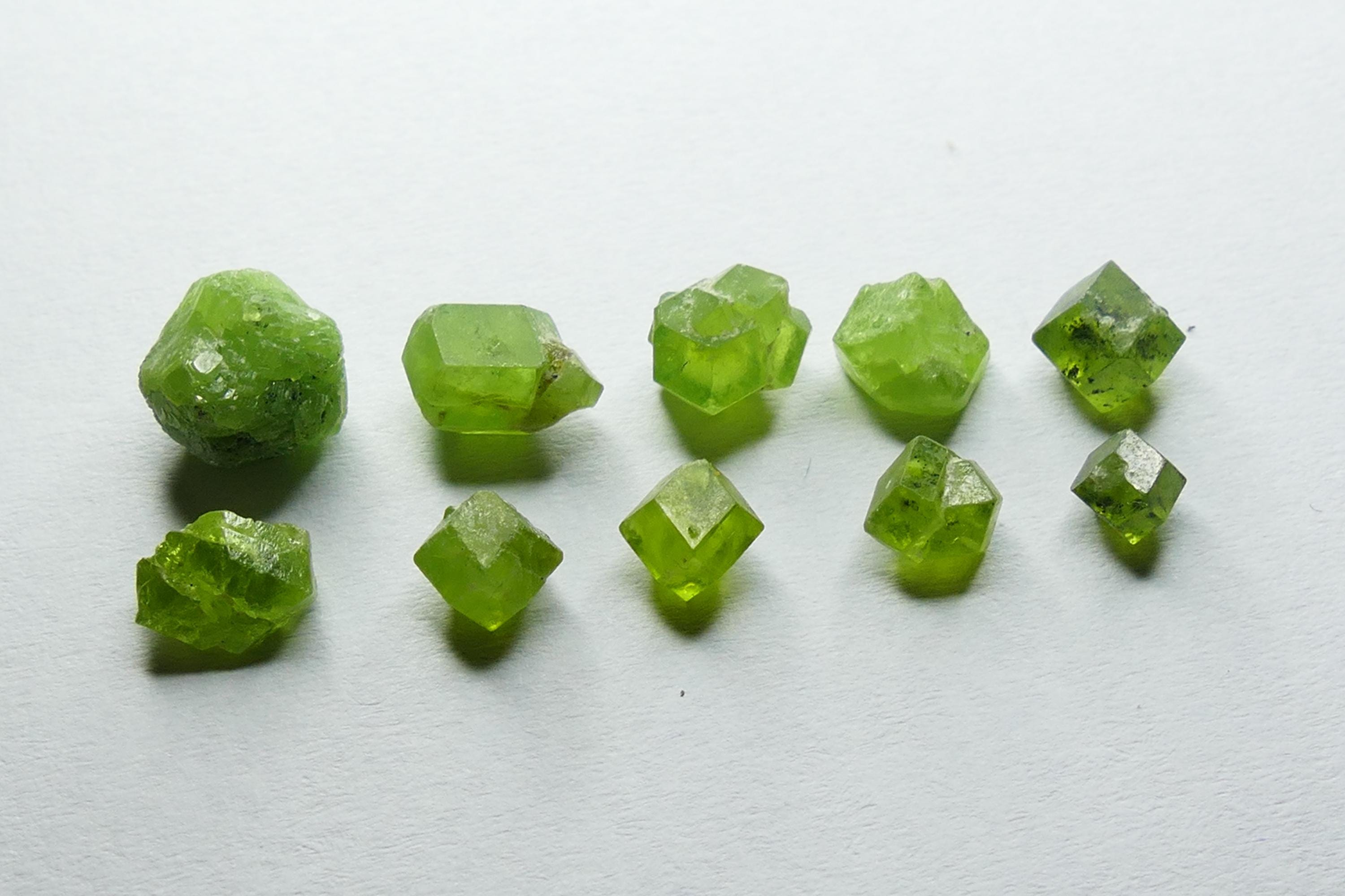 デマントイドガーネット結晶 お好みのものをお選びください 1.01