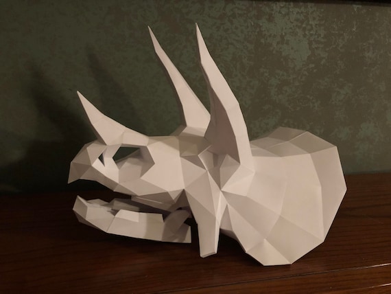 トリケラトプスの頭蓋骨モデル、独自の 3D 恐竜の頭蓋骨の作成、折り紙