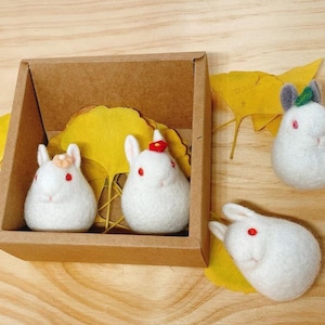 Gefilztes Kaninchen Haustier, Nadel gefilztes Kaninchen, Tierskulptur, Miniatur, Geschenk für Kinder, Teddyrabbit, Blythe Puppe, Welpe Puppe, Geburtstagsgeschenk