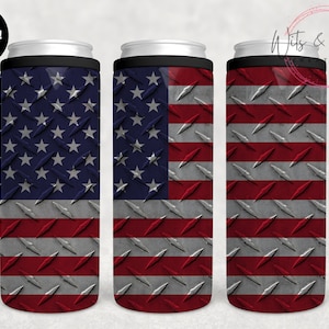 Diamond Plate Flag Slim Can Cooler. Przekształca się w 12-uncjowy kubek. Wąska stal nierdzewna Slim Flag Can Cooler. Flag Koozie.