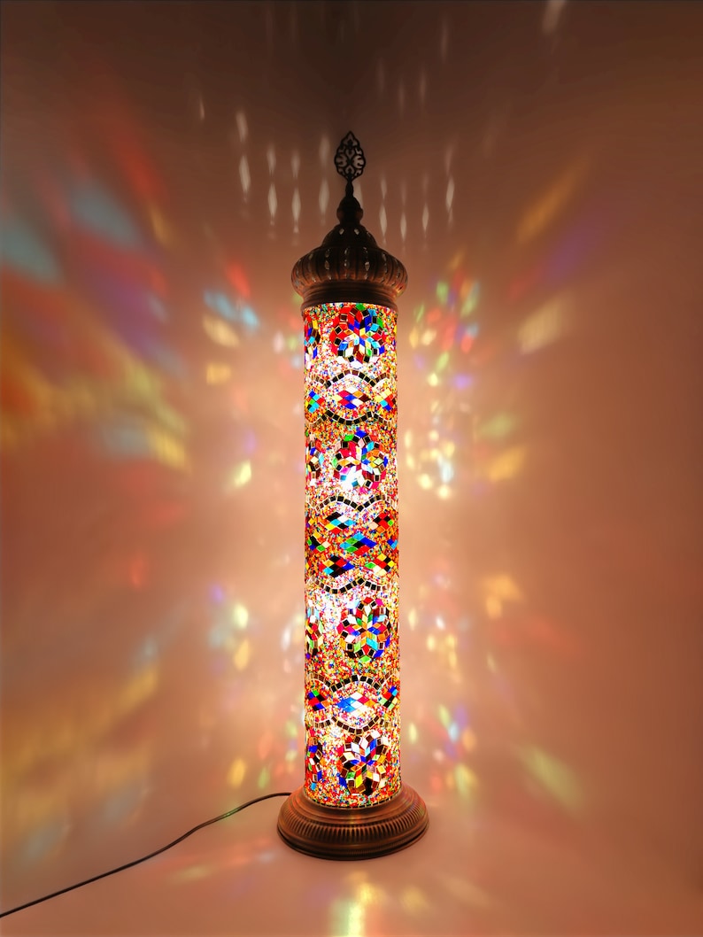 Lampadaire cylindrique turc en mosaïque, Lampe sur pied turque en vitrail coloré, Lampe sur pied en mosaïque colorée, Lampes en mosaïque turques MIX FLOWER RUG