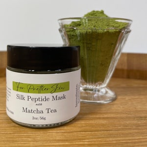 Silk Peptide clay mask. The magic is in the SILK PEPTIDES! Matcha has wonderful skin benefits. Helpful for under eye circles and bags.