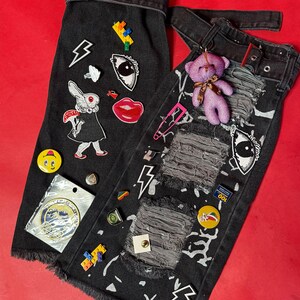 DIY-set med återvunna stövelhylsor – Nålar, tygmärken och punkberättarkit – Miljövänlig present