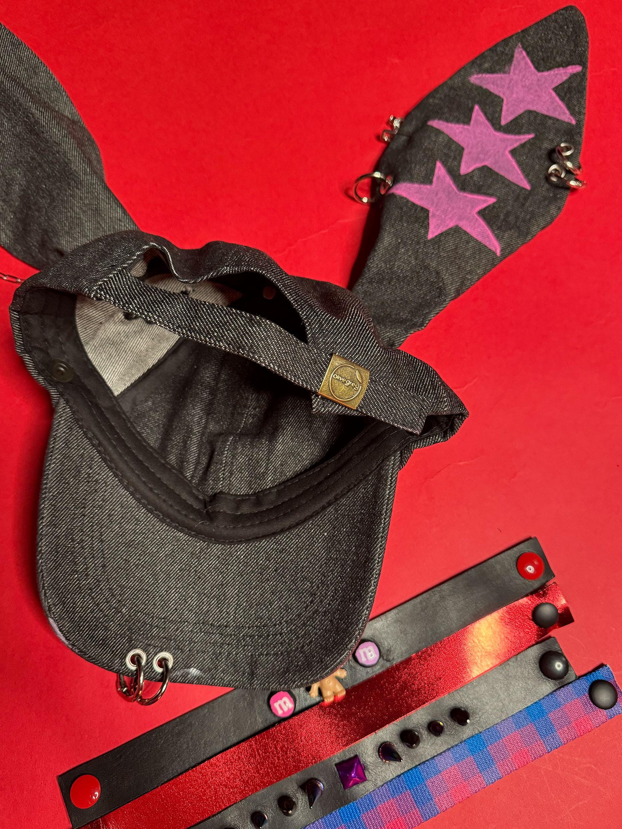 One-of-a-Kind Upcycled Purple Denim Cap with 4 Pins – Street Style, Adjustable Unisex Blue and pink graffiti pattern fedora hat with chain  main image 4