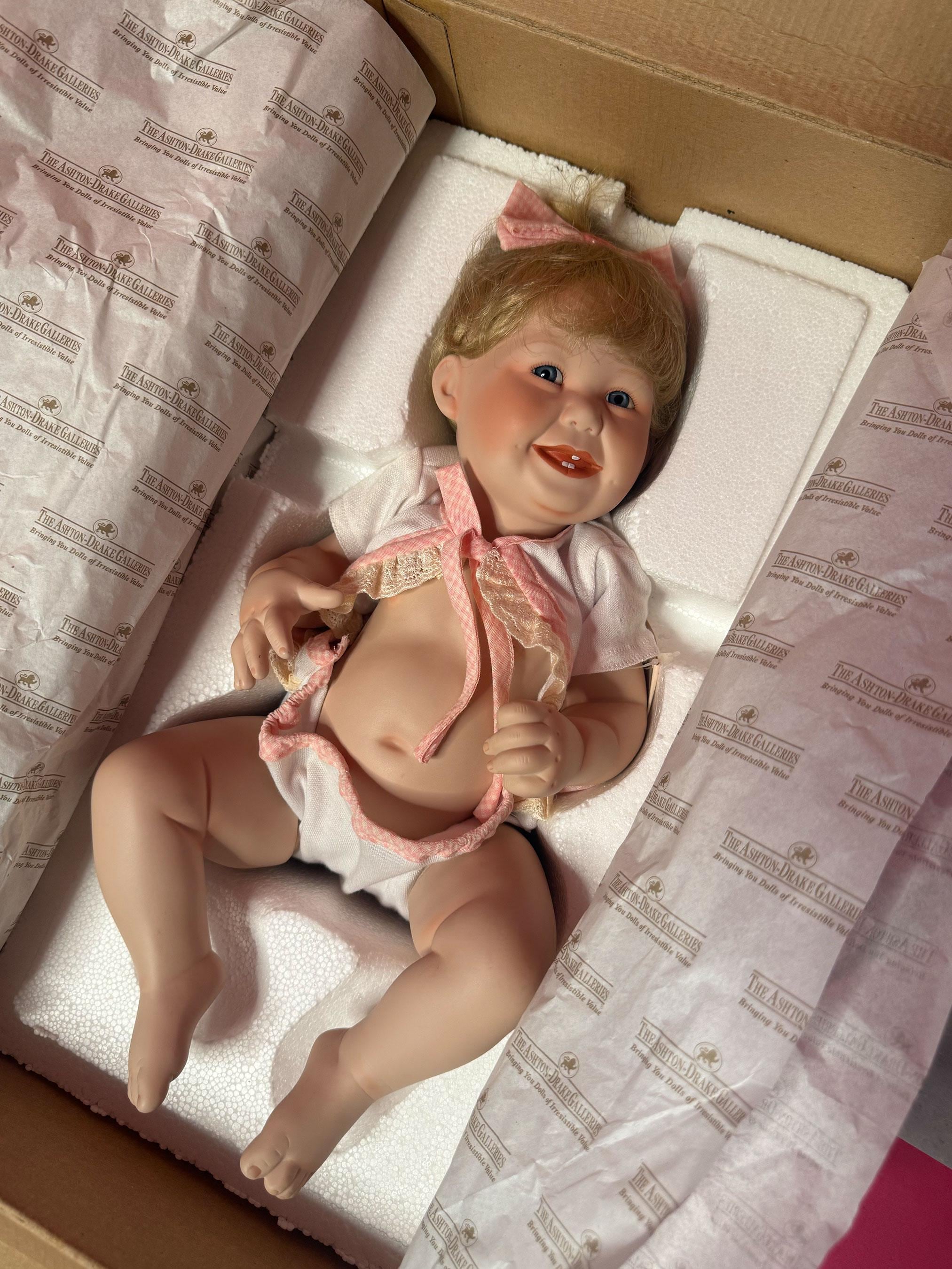 アンティーク 人形  Ashton-Drake Galleries Vintage 1993 Ashton-drake Porcelain Doll – Limited Edition