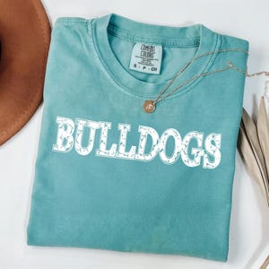 Comfort Colors Bulldoggen-Maskottchen-Shirt: Schulgeist-T-Shirt