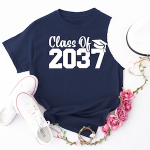 Class of 2037 Shirt – First & Last Day of School Shirt – Kindergarten Graduation Gift – Grow With Me School Tee