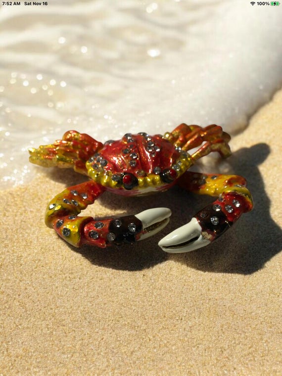 Vintage crab trinket pill box, crab collectible, … - image 1