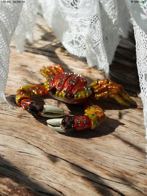 Vintage crab trinket pill box, crab collectible, … - image 4