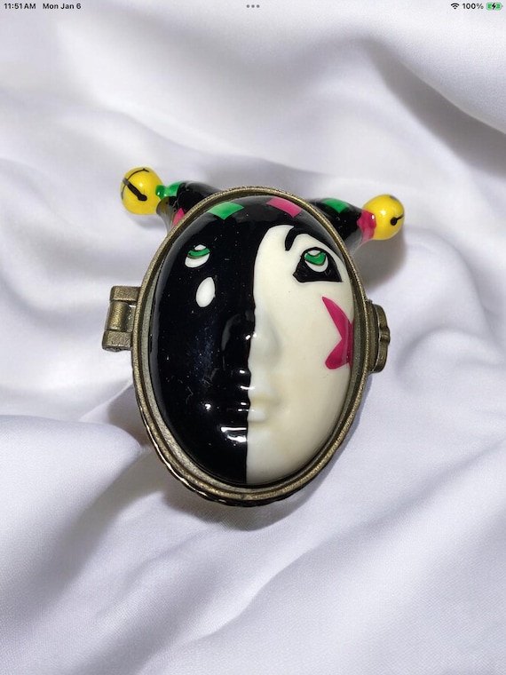 Vintage jester pill trinket box, jester head, jester jewelry, jester gift