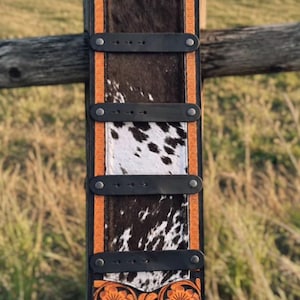 Organiseur de boucle western avec poils sur cuir | Cintre à boucle en cuir de vachette | Présentoir à boucle mur des lamentations