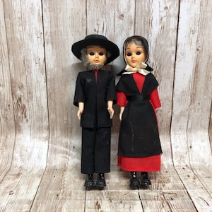 Vintage Amish Man and Woman Dolls