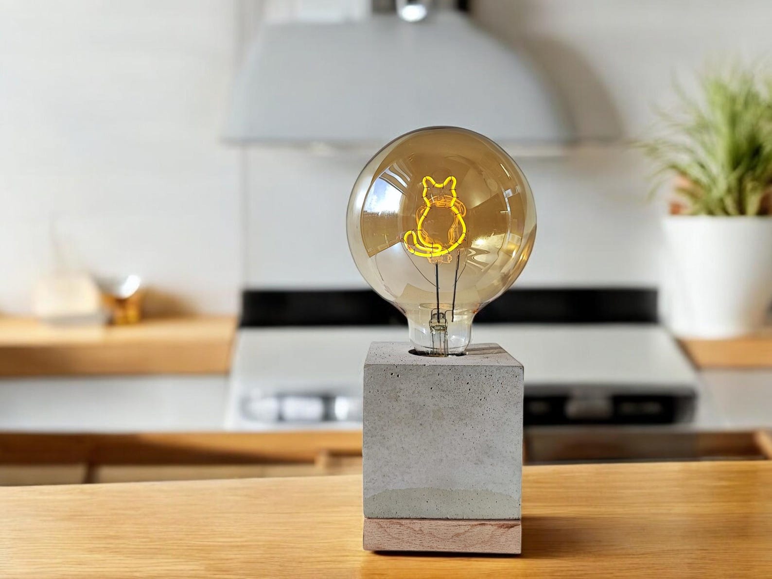 Cat Concrete Desk Lamp