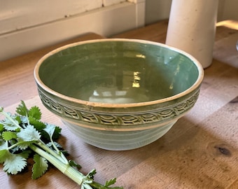 McCoy Yellow Ware Mixing Bowl 10" x 6".