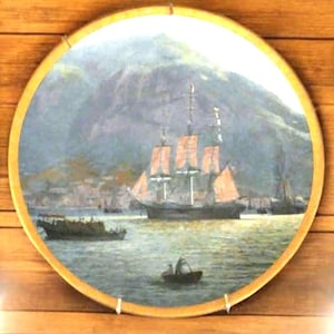 American ships of the China trade , limited edition commemorative plate. The Hamilton collection. Approximately 11 inches in diameter. 1986.