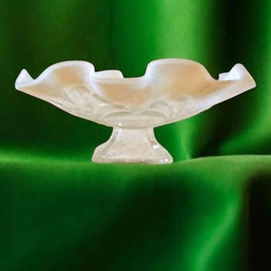 Vintage Jefferson Glass opalescent beaded footed bowl, fans design