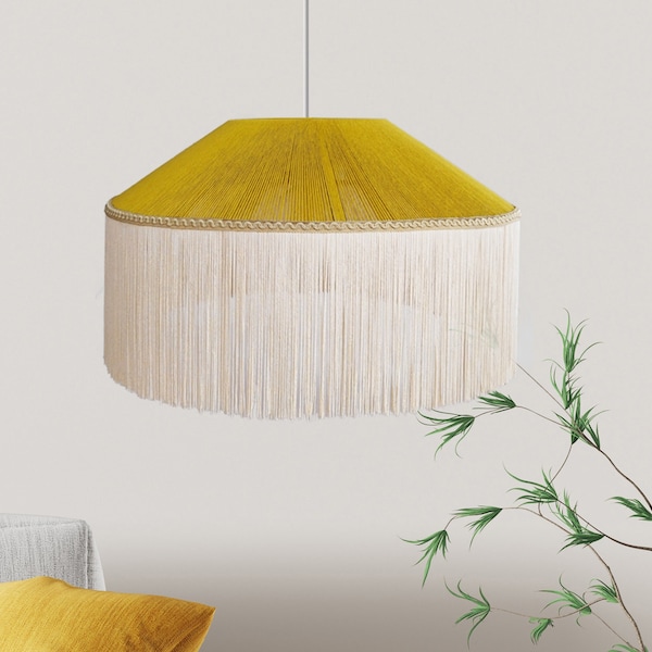 Boho-Vintage handgemaakte zijden franje plafondhanglamp met bamboeweefwerk van RealNice Lamps.