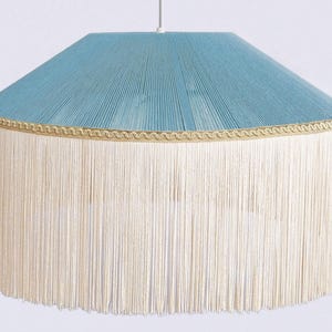 Boho Vintage Silk Fringe Pendellampe - Handgefertigte Bambus gewebte Deckenleuchte von ReallyNice Lamps