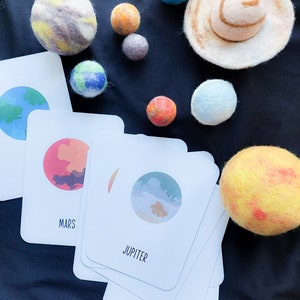 Ensemble de planètes et soleil feutrés en laine avec cartes mémoire, modèle du système solaire, matériel Montessori spatial, jouet éducatif Waldorf, Wooly Cosmos