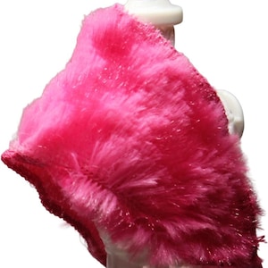 Bratz Hot Pink Faux Fur Wrap & Black Outfit – 2000s MGA Fashion Doll Clothes – Vintage Y2K Doll Style