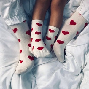 PARTNERLOOK Socken für Familie, Mama Papa Kind Socken, Vater Mutter Baby Familiensocken, Babygeschenk zur Geburt, Neugeborenes Baby Geschenk