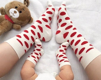 CHAUSSETTES PARTENAIRE LOOK, CHAUSSETTES FAMILLE, chaussettes bébé mère, chaussettes enfant maman, chaussettes père fils, chaussettes papa fille, cadeau pour future maman