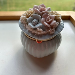 Karen Carson vintage porcelain meadow air scented floral box