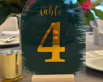Wedding Number Table Sign 7x5 inches Wooden Stand Personalized Mr and Mrs Names Event Decoration Table Sign Arch