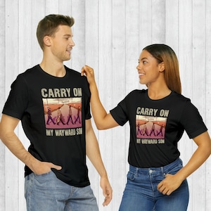 Maglietta in jersey Supernatural "Carry On" in stile vintage, Sam e Dean Winchester, Bobby e Castiel, SPN Mech must have, regalo per lei, regalo per lui