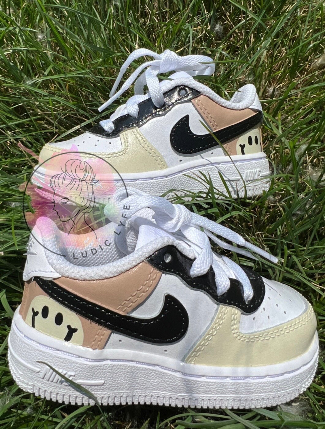 nike air force happy face