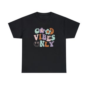 Good vibes only smiley flower Unisex Heavy Cotton Tee