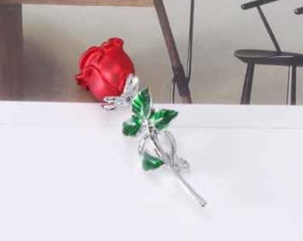 Elegant Rose Pin - Versatile Flower Brooch for Jackets, Backpacks, and Scarves