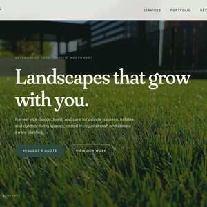 Pode incluir: P&aacute;gina inicial do site da Evergreen Landscape Design, com um close-up de grama verde exuberante. O texto diz "Landscapes that grow with you." O texto adicional inclui "Request a Quote" e "View Our Work."