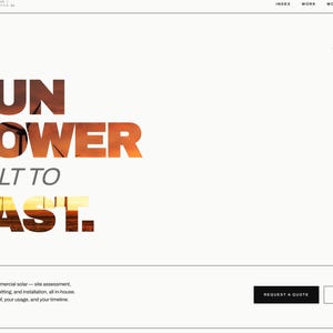 Op de afbeelding: Een website landingspagina met de tekst "SUN POWER BUILT TO LAST" in grote, vette letters. De woorden zijn gevuld met een zonsondergang afbeelding. De website bevat ook de tekst "Residential and commercial solar" en knoppen.