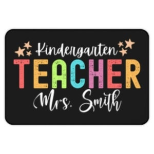 Personalisierte Lehrer Schreibtischmatte | Personalisierte Lehrer Schreibtischmatte | Lehrer Name Mousepad und Laptop Matte | 30cm x 45cm Schreibtischunterlage | Klassenzimmer Dekor Hell