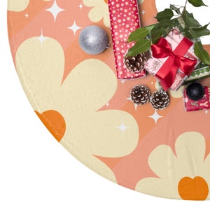Retro Christmas Tree Skirt Pink Groovy Flower Holiday Decor Pink Retro Christmas Decor Classroom Gift for Her Pink Tree Skirt Christmas 70&#39;s