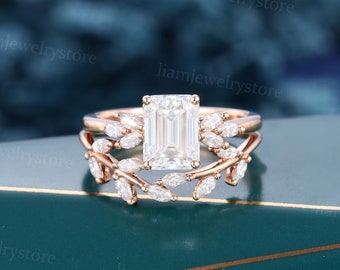 Set di anelli di fidanzamento Moissanite con taglio smeraldo. Anello a grappolo di diamanti con taglio marquise in oro rosa unico. Fascia curva. Anello nuziale con anello di promessa.