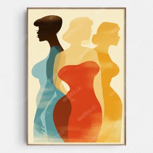 Könnte beinhalten: Abstrakter Kunstdruck mit drei weiblichen Silhouetten im Profil. Die Figuren sind mit den Farben Blau, Rot und Gelb auf einem cremefarbenen Hintergrund überlagert. Das Kunstwerk ist in einem braunen Holzrahmen gerahmt.