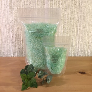 Eucalyptus Mint Therapeutic Bath Soak with Epsom Salt, Muscle Relaxing Bath Salt, Decongesting Bath Salt, Eucalyptus Mineral Soak