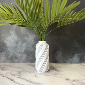 Modern Vase- The Alin Vase, 3D printed home decor, Unique Minimalist Vase for Dried Flowers