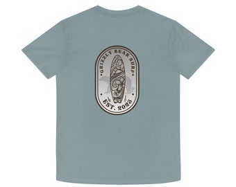 Grizzly Bear Surf Tee: Retro Beach Style Graphic T-Shirt