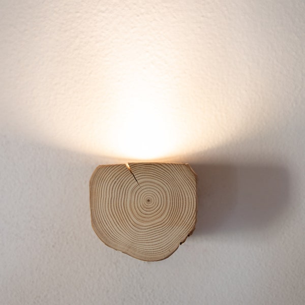 Handgemachte Wandlampe | Holz | Wandleuchte | Wohnzimmer | rustikal | handgefertigt | dimmbar | nachhaltig