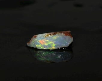 Ungeschnittene Farbe sprudelnder australischer Coober Pedy Opal Stein Cutter