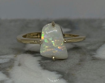 Solid 10k Gold Australian Lightning Ridge Iridescent Wave Opal Ring