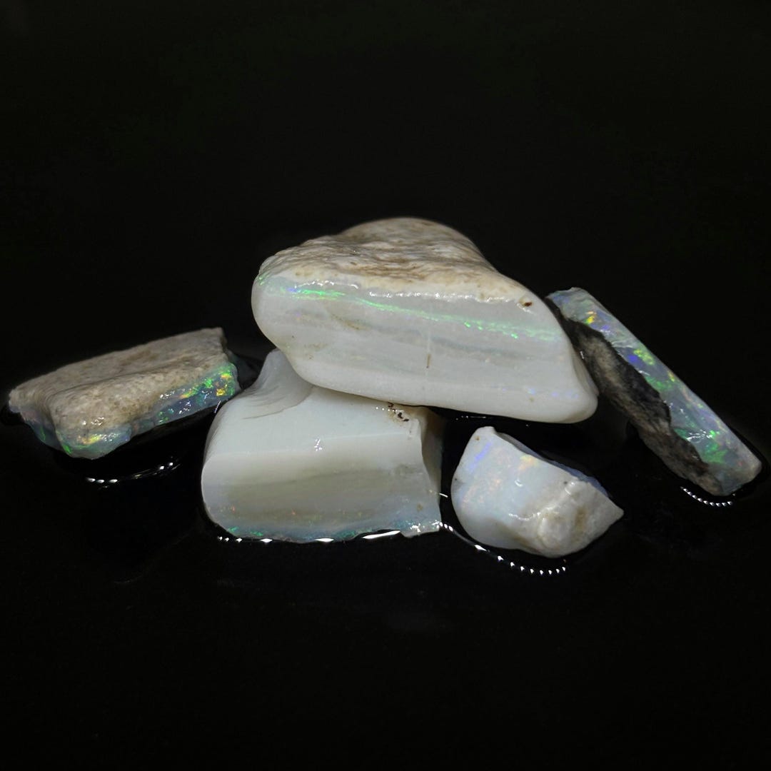 レア　オーストラリア産　ミンタビーオパール　原石　ルース　スクエア　三層　遊色