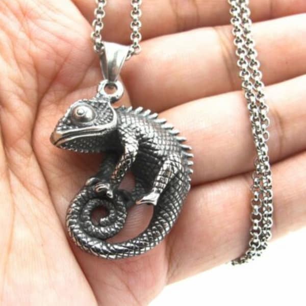 Chameleon Lizard Reptile Stainless Steel Pendant Necklace | Camouflaging Chameleon Lizard Animal Chain Design Amulet Jewelry Piece