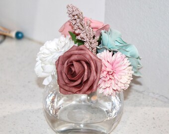 Composizione di fiori artificiali in vaso, centrotavola floreale finto per tavolo da pranzo, decorazione centrotavola dal tocco reale, fiori di seta di alta qualità - Italia